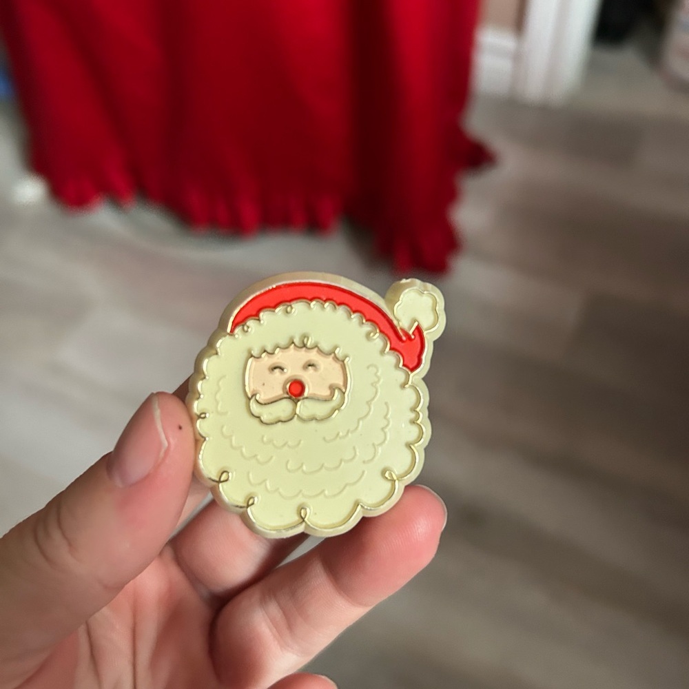 4/$50 HALLMARK 1980 Santa Claus Enamel Pin 🎅